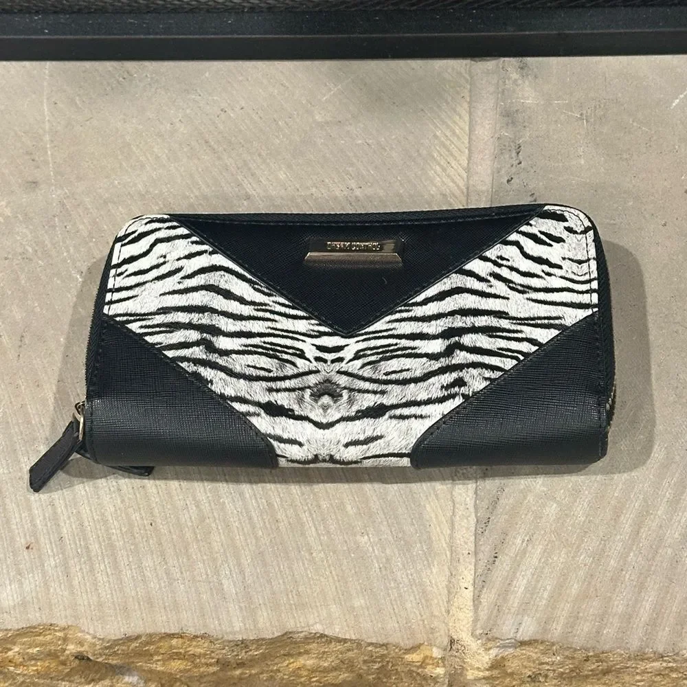 Dream Control animal print wallet NWOT
